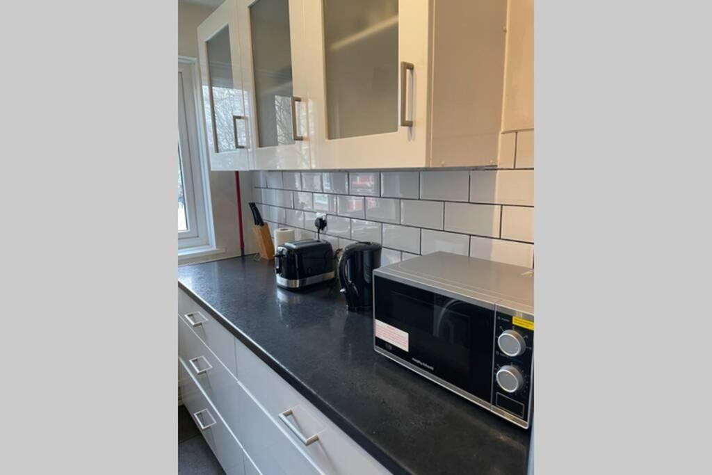 Beautiful Apartment Right Off Of Broadway Market Лондон Экстерьер фото