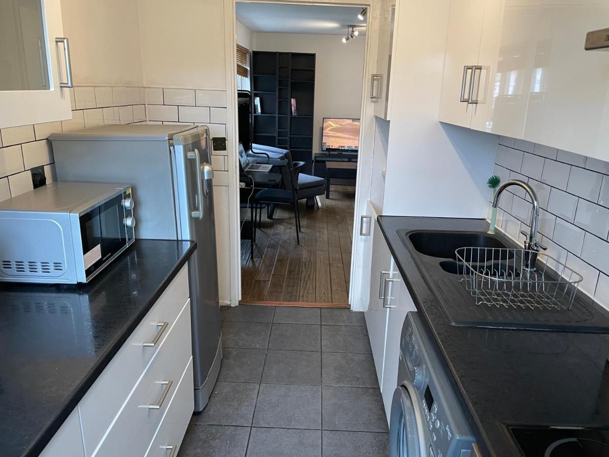 Beautiful Apartment Right Off Of Broadway Market Лондон Экстерьер фото
