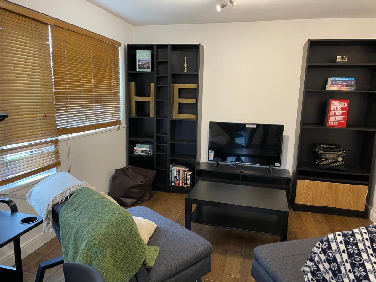 Beautiful Apartment Right Off Of Broadway Market Лондон Экстерьер фото
