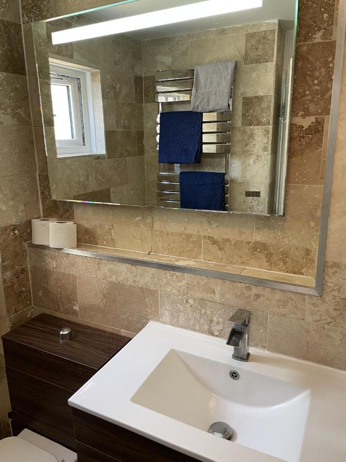 Beautiful Apartment Right Off Of Broadway Market Лондон Экстерьер фото